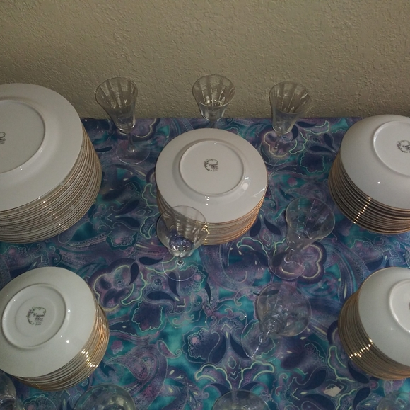 Dinnerware - Picture 5 of 8